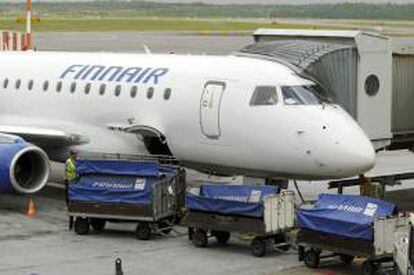 Un avión de la compañía aérea finlandesa Finnair, en Helsinki, Finlandia. EFE/Archivo