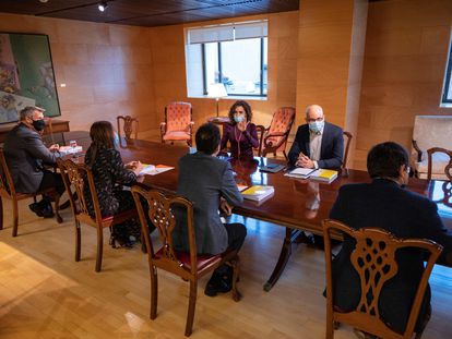 María Jesús Montero y Nacho Álvarez se reúnen con miembros de Ciudadanos para la negociación de los Presupuestos, este jueves.