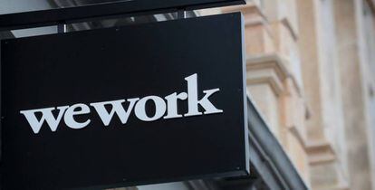 Logo de WeWork en un &#039;coworking&#039; de Nueva York