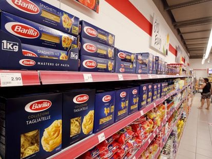 Pasta producida en Italia en un supermercado ubicado en Glattbrugg, Suecia.