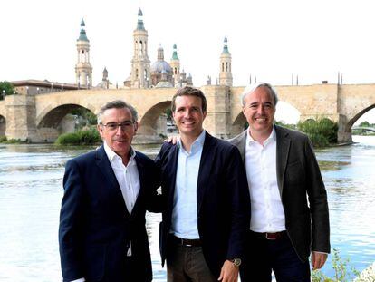 El presidente del PP, Pablo Casado, este mes en Zaragoza junto a Luis María Beamonte, a la izquierda, candidato del partido a la Presidencia del Gobierno de Aragón, y el candidato a la alcaldía de Zaragoza, Jorge Azcón.