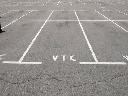 El aparcamiento para VTC del aeropuerto de Barcelona, vacío durante la huelga.