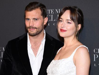 Dakota Johnson y Jamie Dornan en el estreno de '50 sombras liberadas' en París.