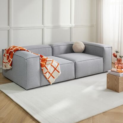 La marca de hogar Westwing tiene entre sus productos más vendidos a los sofás Lennon.