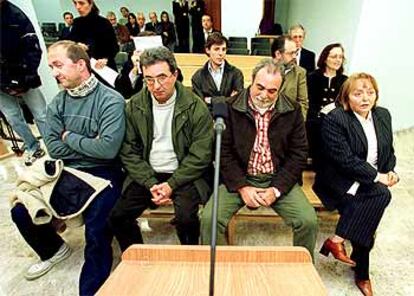 Acusados del <i>caso Ardystil</i> ayer, durante la vista oral del juicio.