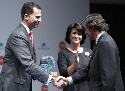 El Príncipe de Asturias entrega uno de los Premios Codespa al presidente de Acciona, José Manuel Entrecanales