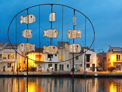 La escultura Les Daurades, de Dominique Doré, en el barrio de La Plagette, en Sète (Francia). 