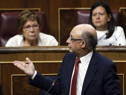 El ministro de Hacienda, Crist&oacute;bal Montoro, en el Congreso 