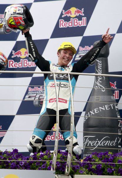 Loi celebra su primer triunfo en Moto3.