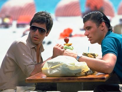 Al Pacino y Steven Bauer, puro Miami bien entendido en 'Scarface. El precio del poder' (1983).