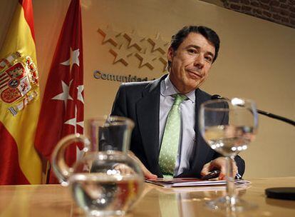 El vicepresidente madrileño, Ignacio González, ayer, tras el Consejo de Gobierno de la región.