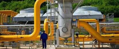 Una planta de procesamiento de gas natural.