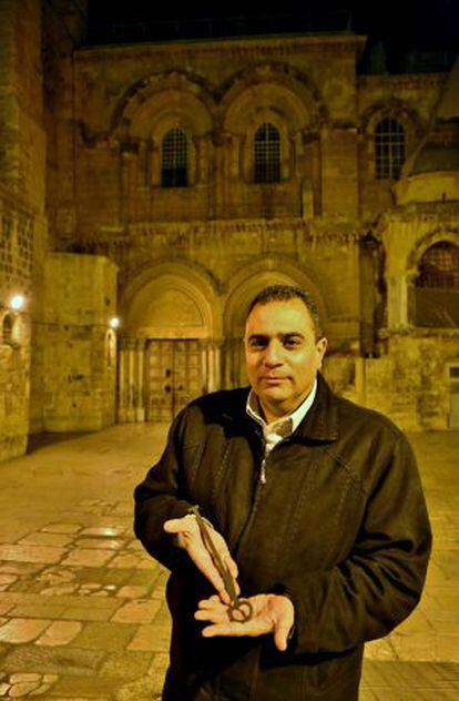 Joudeh, custodio de la llave que abre el Santo Sepulcro de Jerusalén.