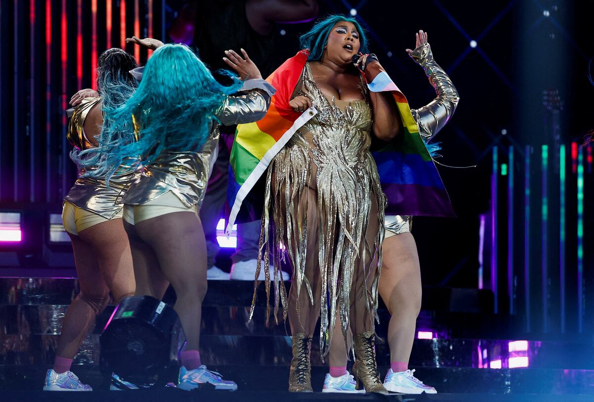 Tres exbailarinas demandan a Lizzo por acoso sexual y “ambiente laboral hostil” | Sociedad