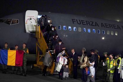 Llegada de repatriados mexicanos al aeropuerto Benito Juárez en Ciudad de México, este viernes