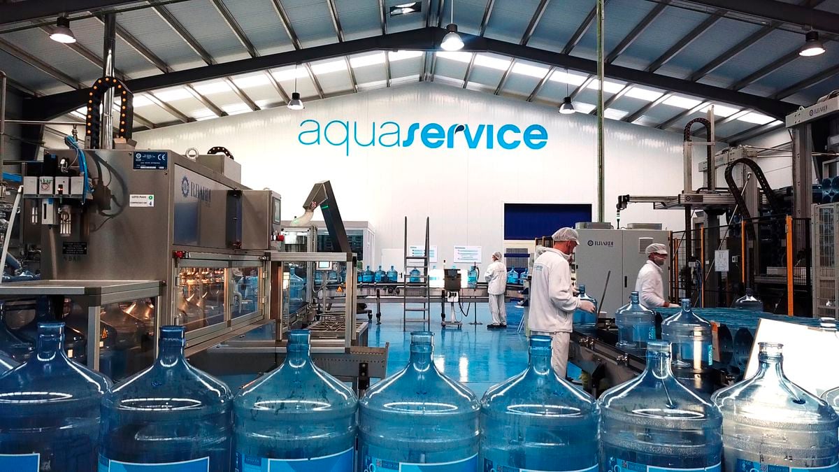 creencia Medicina Forense Terminal Agua mineral: Aquaservice: cómo facturar 160 millones con agua embotellada  | Negocios | EL PAÍS