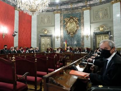 Sala del Tribunal Supremo en Madrid donde se celebra este miércoles la vista pública para revisar la sentencia del caso de los ERE de Andalucía, este miércoles.