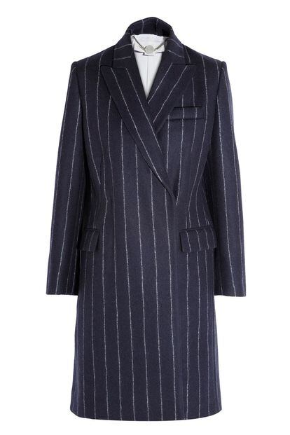 Las rayas diplómaticas de Stella McCartney han sido fuente inagotable de inspiración este otoño-invierno. Este abrigo costaba 1.780 euros y ahora su precio es de 890 (ahorro de 890 euros).