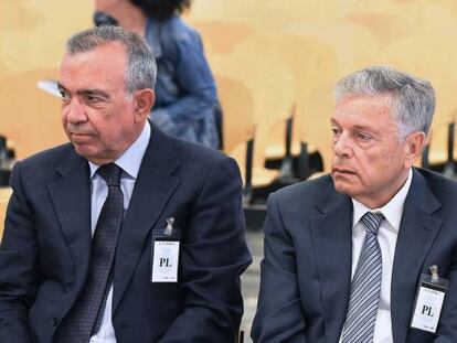  El expresidente de la Caja de Ahorros del Mediterráneo (CAM) Modesto Crespo (d), y los ex directores generales, Roberto López Abad (c) y María Dolores Amorós, durante el juicio.