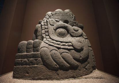 Cabeza de Xiuhcoatl, serpiente mitológica. Se encuentra en la sala Mexica