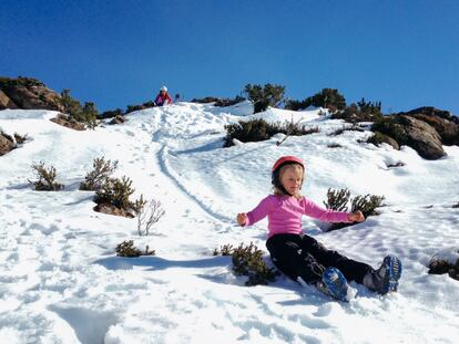 Son perfectas para proteger a los más pequeños del frío en la nieve. GETTY IMAGES.