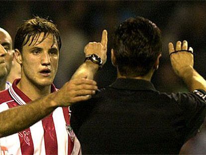 Carlos Gurpegui, en un partido del Athletic.