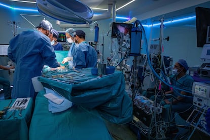 Intervención quirúrgica en un hospital de Barcelona.