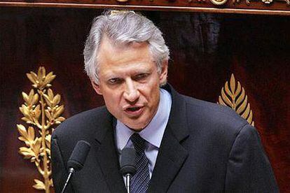 El primer ministro francés, Dominique de Villepin, durante su intervención ante la Asamblea Nacional.