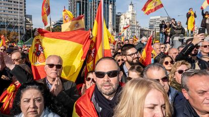 Seguidores de Vox durante una concentración contra los indultos a los presos del 'procés' en noviembre de 2022 en la plaza de Colón.