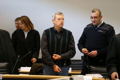 Andreas Anschlag, con la cara difuminada,hoy en el juicio.