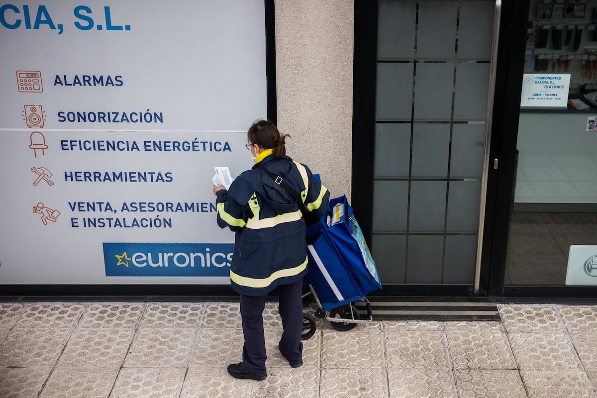 CC OO alerta de que las subidas del salario mínimo han reducido la brecha de género, pero que su impacto futuro “es ya muy pequeño” | Economía