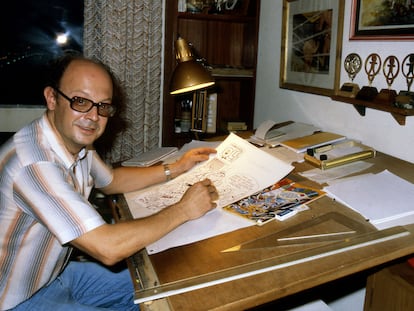 Francisco Ibáñez en 1980 creando una de sus historietas.