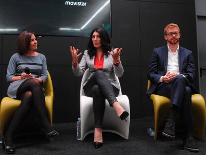 María Jesús Almazor, CEO de Telefónica España, María Ferreras, vicepresidenta de Netflix en EMEA, y Sergio Oslé, presidente de Movistar+.