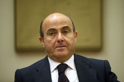 El ministro de Economía, Luis de Guindos, en el Congreso.