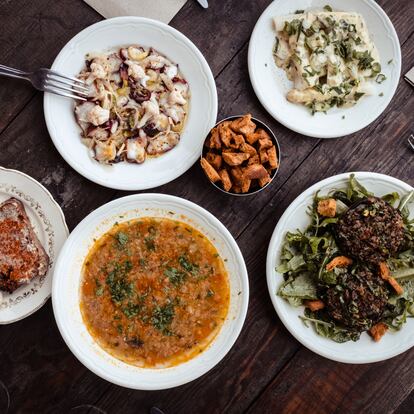 Varios platos del restaurante Arotzenia.