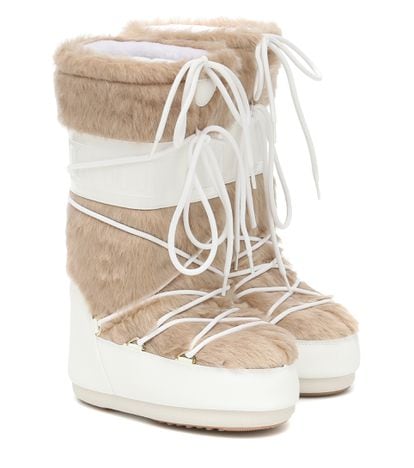 Las amantes del estilo après ski caerán rendidas ante las míticas Moon Boot. Este modelo con piel sintética y completamente impermeables te hará sentirte como una auténtica reina de las nieves. Las tienes aquí con un precio de 199 euros.