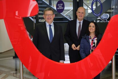 Meeting of the President of the Generalitat, Ximo Puig, and the Minister of Transport, Rebeca Torró, with managers of the tour operator TUI.
