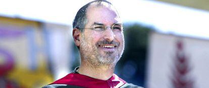 El fallecido fundador de Apple, Steve Jobs, durante el memorable discurso en la Universidad de Stanford en 2005. 