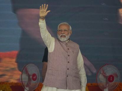 El primer ministro indio, Narendra Modi, saludaba el sábado, durante un acto en Hyderabad.