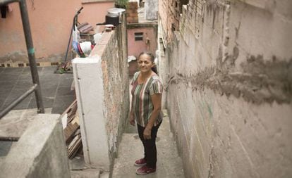 Josefa Severina de Souza en su casa en la periferia de Sao Paulo.