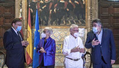 Ximo Puig, Annalisa, Raimon i José Luis Rodríguez Uribes, a la Generalitat valenciana.
 
 