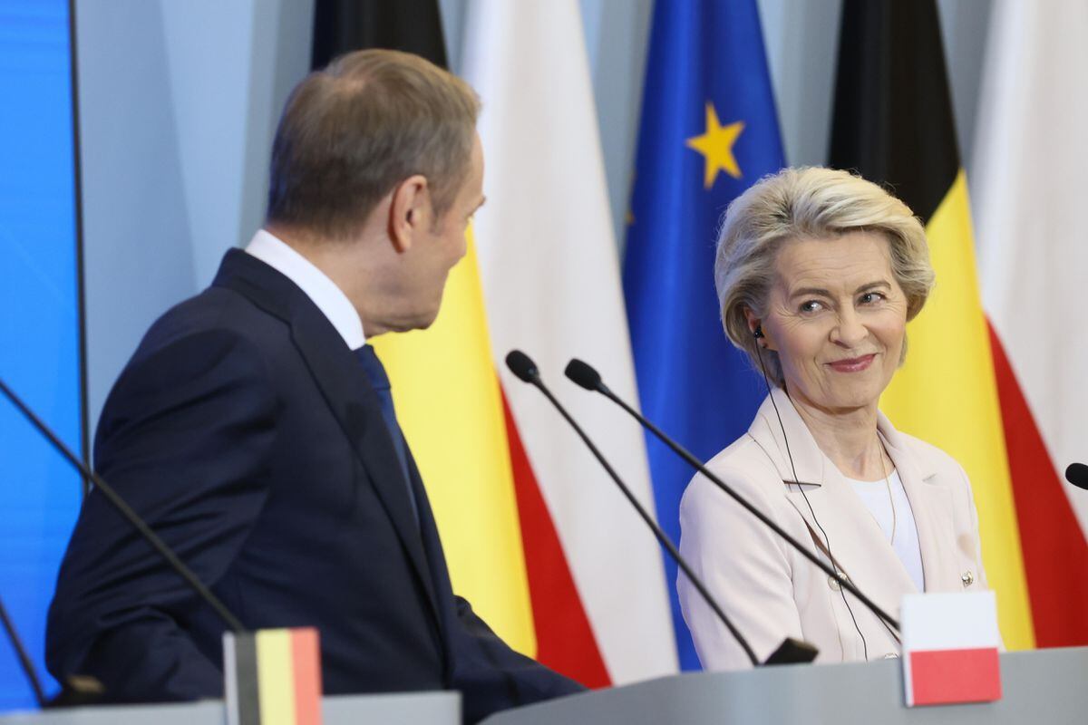 Bruselas «pasa página» con Polonia y premia los avances de Tusk para restaurar el estado anterior con fondos europeos |  Internacional