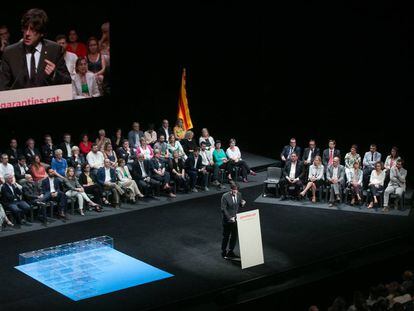 El Presidente catal&aacute;n, Carles Puigdemont, durante su intervenci&oacute;n en la presentaci&oacute;n de la ley del refer&eacute;ndum. 