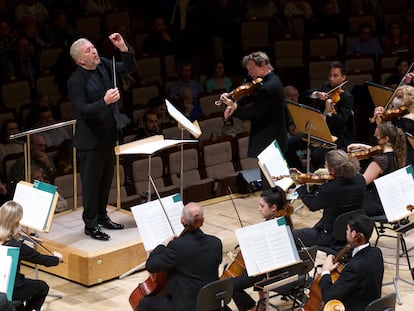 Thomas Adès, al frente de la Orquesta Nacional de España, durante el concierto.