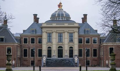 Los exteriores del palacio Huis ten Bosch de los reyes de Holanda.