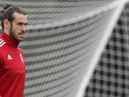 Bale, ayer en el campo de entrenamiento de Gales.