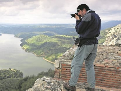 El Parque Nacional de Monfragüe visto desde 
 el castillo. 