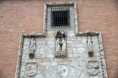 Detalles de la Puerta de La Latina, en la Escuela Técnica Superior de Arquitectura de Madrid, Ciudad Universitaria.