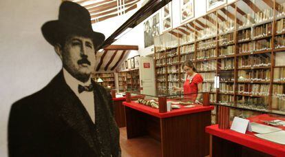 Biblioteca de la Casa Museo Azor&iacute;n de Mon&ograve;ver.  