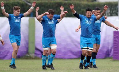 Jugadores de los All Blacks, en un entrenamiento.